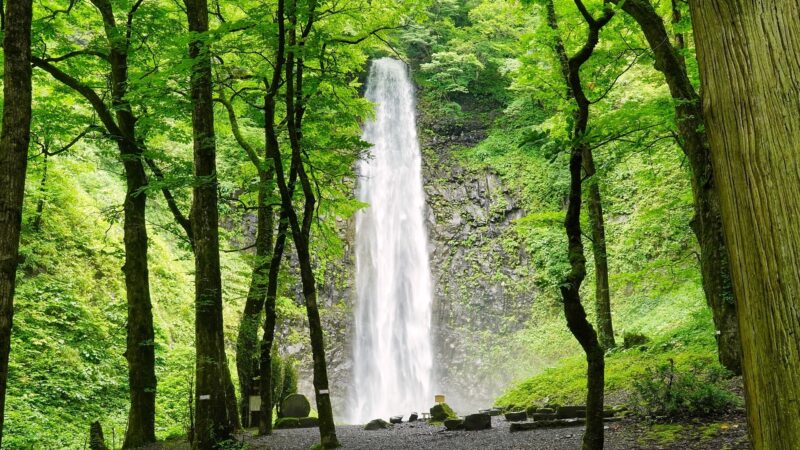 山形県　玉簾の滝